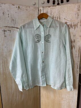 Light Mint Button-Up Linen Shirt with Embroidered Bow